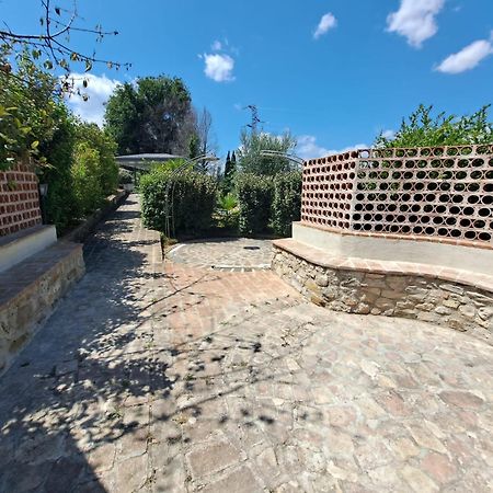 Spoleto By The Pool Guest House Exterior photo