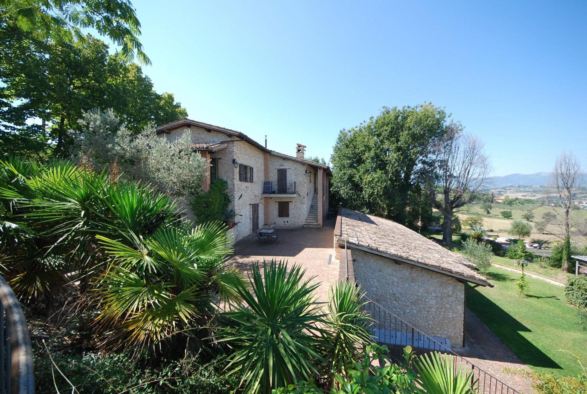 Spoleto By The Pool Guest House Exterior photo