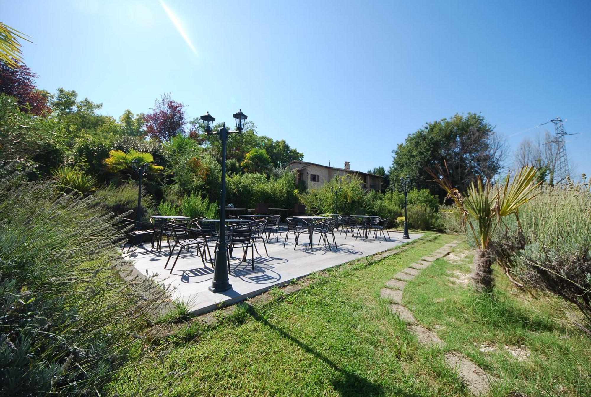 Spoleto By The Pool Guest House Exterior photo