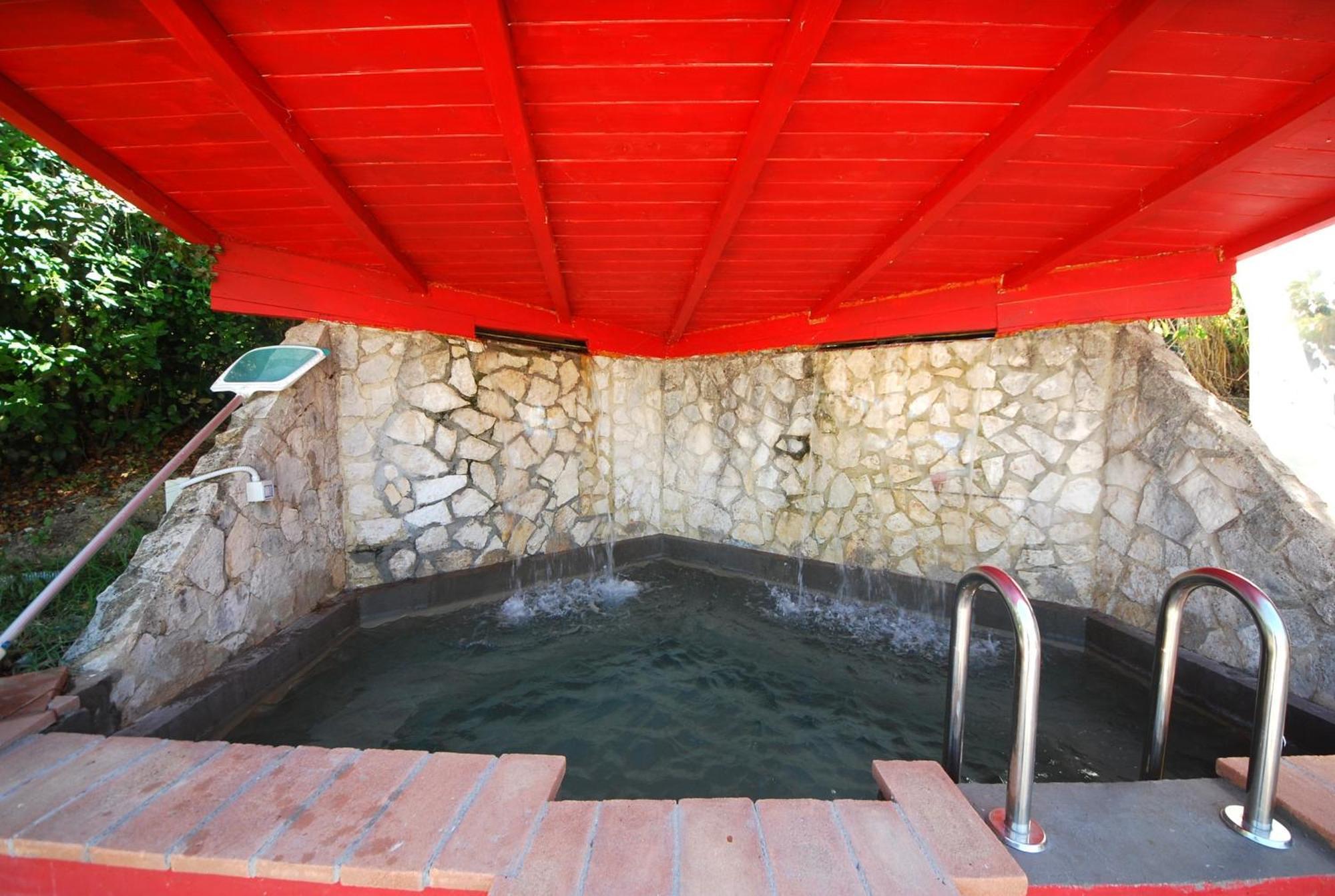 Spoleto By The Pool Guest House Exterior photo