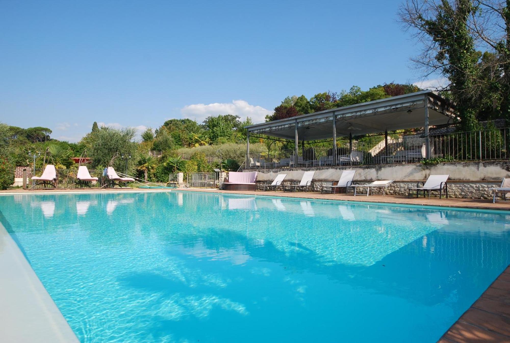 Spoleto By The Pool Guest House Exterior photo