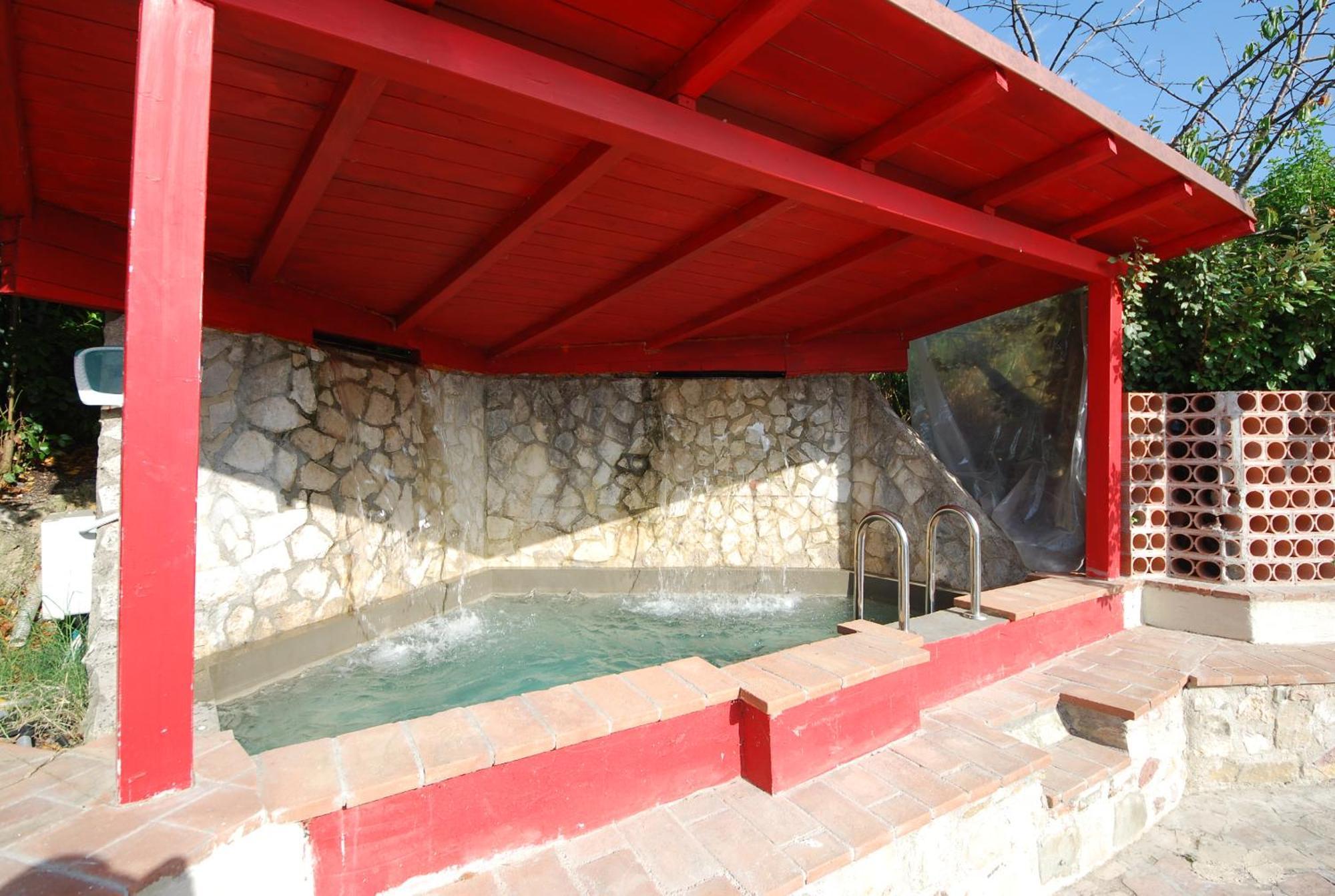 Spoleto By The Pool Guest House Exterior photo