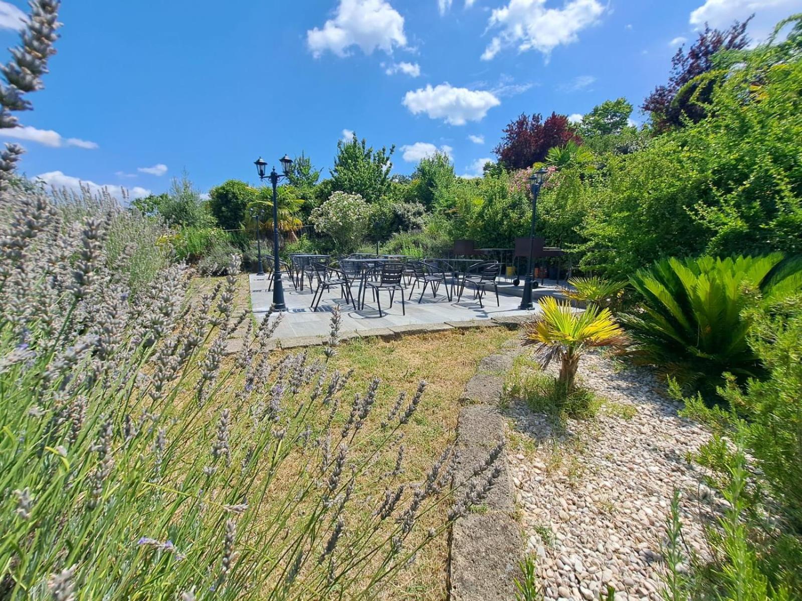 Spoleto By The Pool Guest House Exterior photo