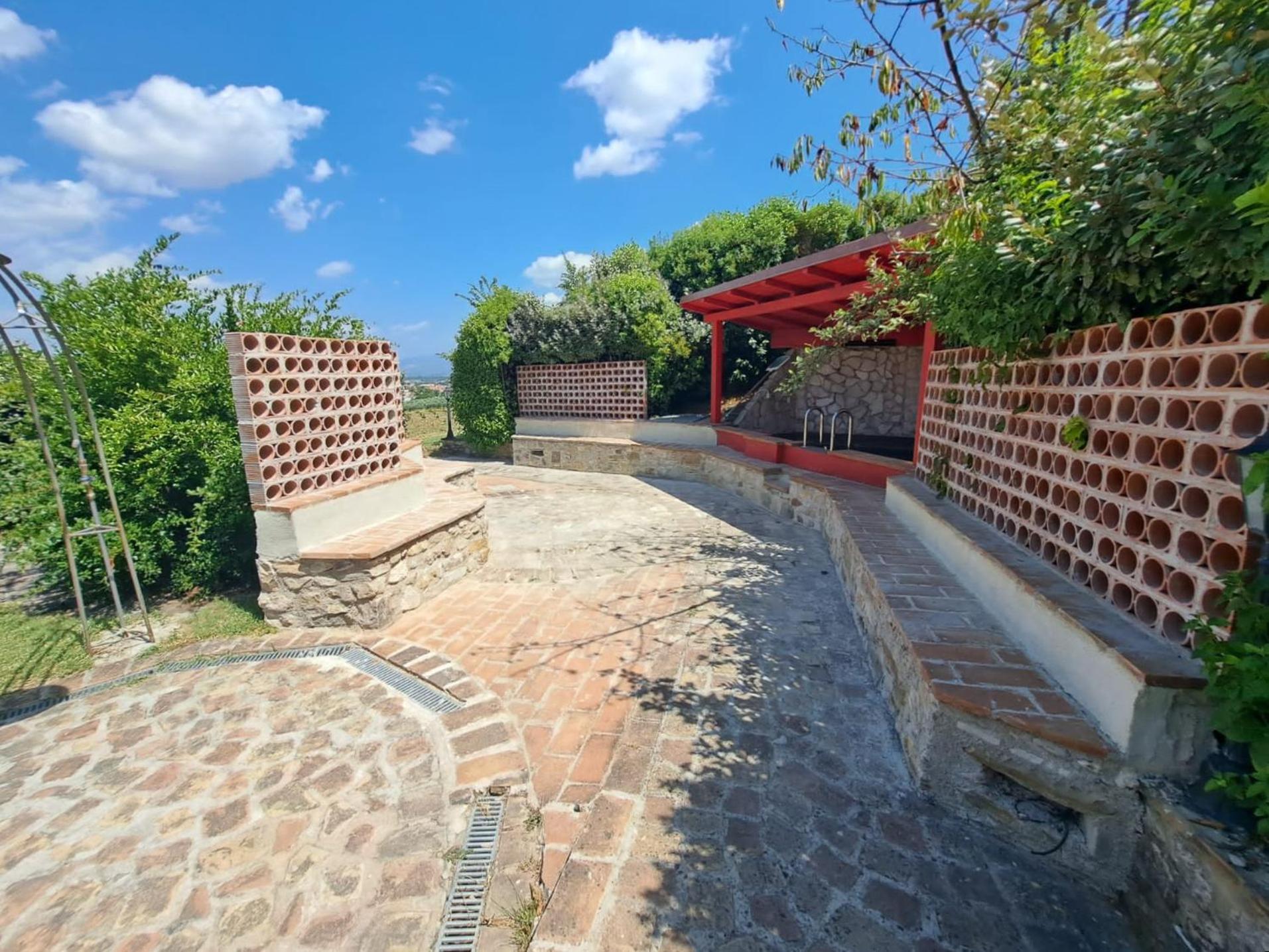 Spoleto By The Pool Guest House Exterior photo