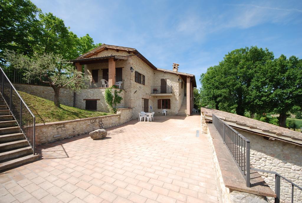 Spoleto By The Pool Guest House Exterior photo