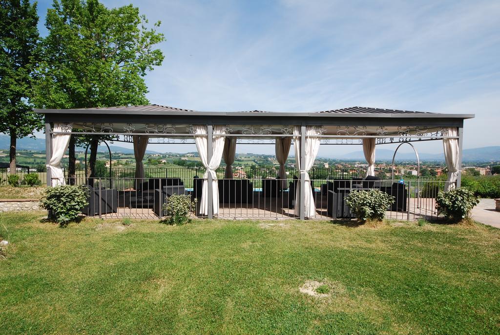 Spoleto By The Pool Guest House Exterior photo