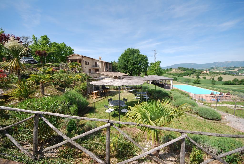 Spoleto By The Pool Guest House Exterior photo