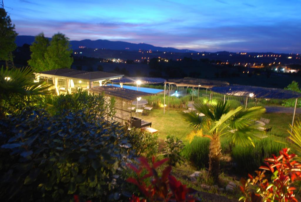Spoleto By The Pool Guest House Exterior photo